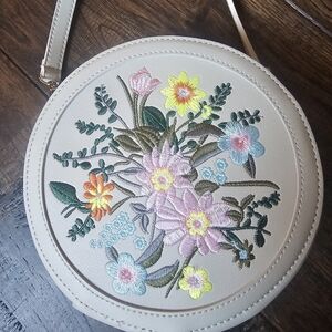JUSTIN AND TAYLOR CROSS BODY EMBROidered Purse